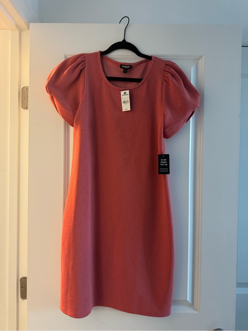 Express Coral Puff-Sleeve Shift Dress